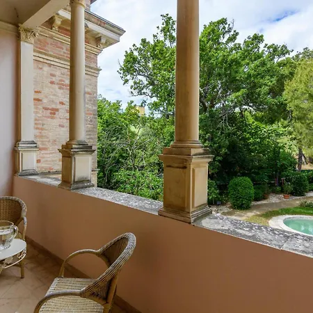 Gorgeous In * Porto San Giorgio