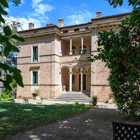 Gorgeous In * Porto San Giorgio